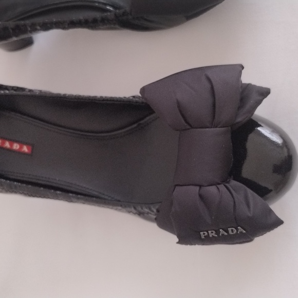 New Prada Women's patent leather logo bow shoes Sz 38.5 - 8.5 US - Picture 3 of 9